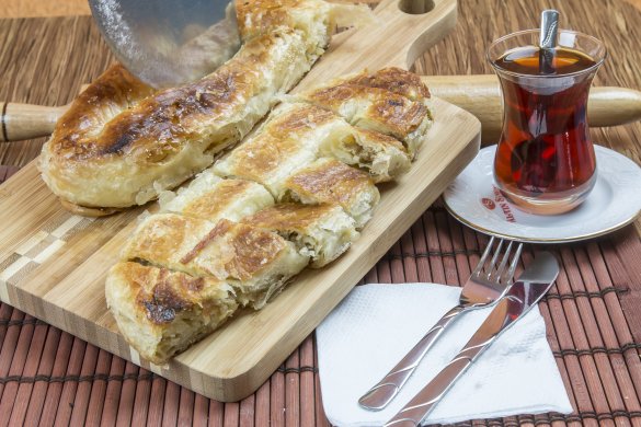 Kıymalı Karaköy Böreği